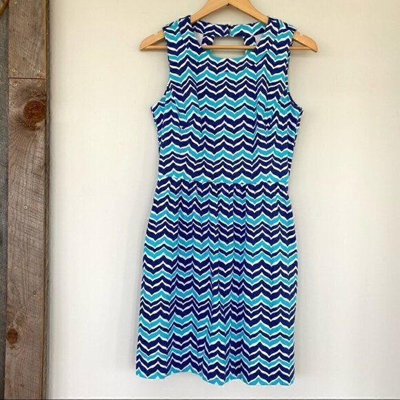 Vineyard Vines sleeveless mini dress with  crew neck, stretch cotton, lined - Picture 3 of 12